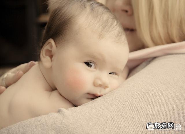 两次吸出的奶能混在一起冷冻吗?对宝宝有啥影响?