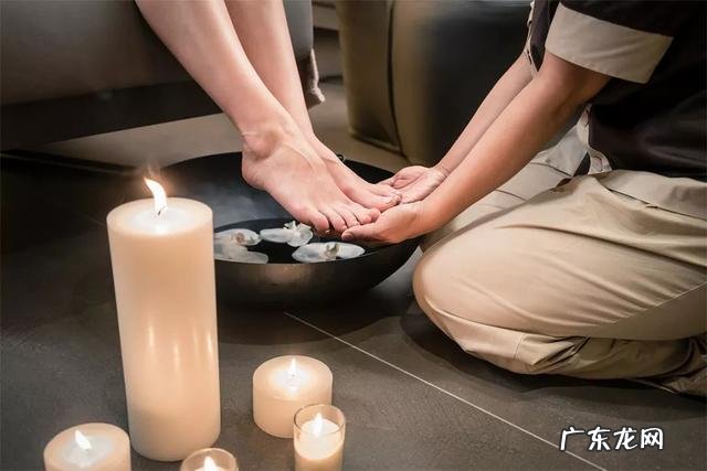 秋冬用它泡脚,脚不臭、腰更细、手脚不凉,连睡眠也好了