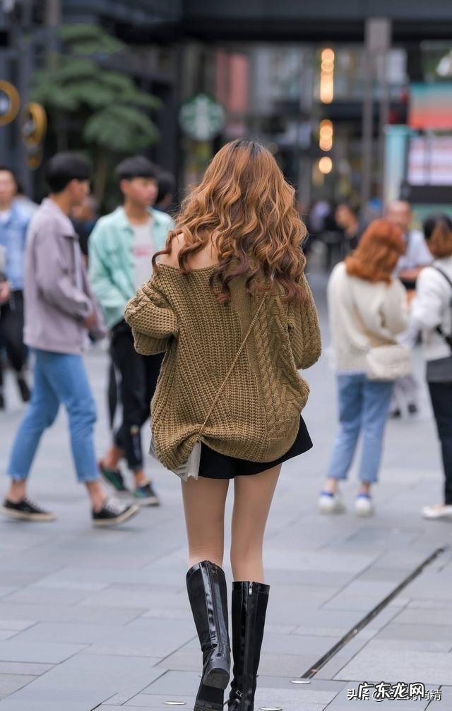 肉色丝袜搭配马丁靴好看吗?