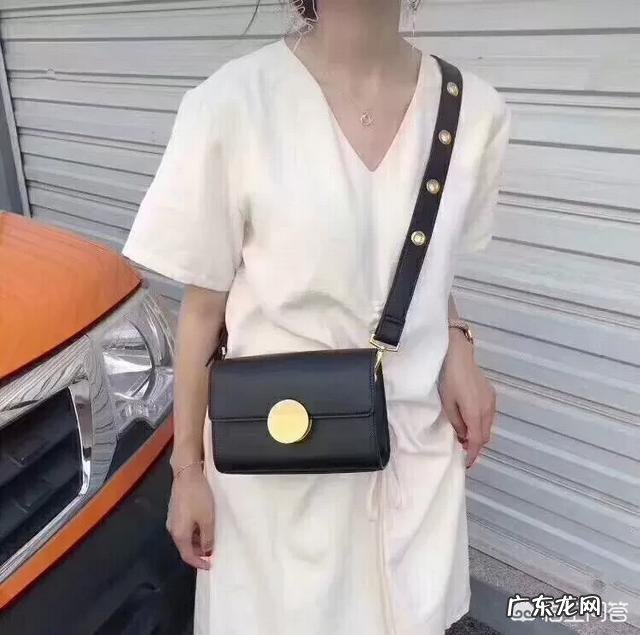 夏天来了,想买一款轻奢侈品包包有没有好看的款式推荐?