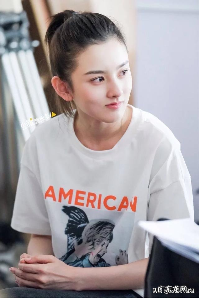 如何评价宋祖儿的五官与脸部之间的对应比例和搭配关系