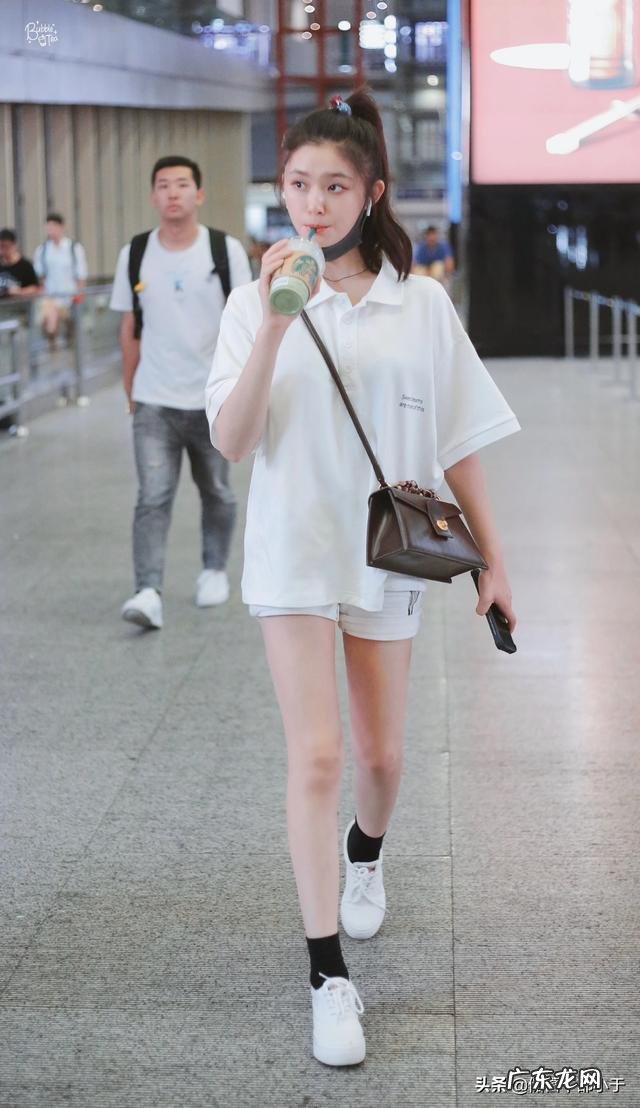 林允代言CK身材被嘲,为什么一天只靠一杯奶茶减肥的她还是胖?