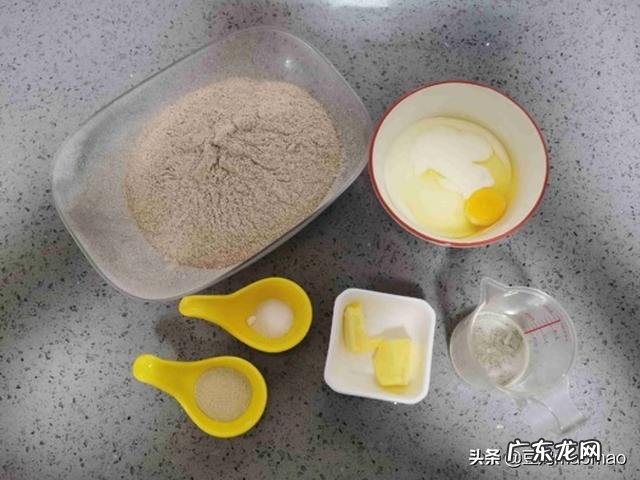 减肥的话 全麦面包和黑麦面包有什么区别，哪个好一些？