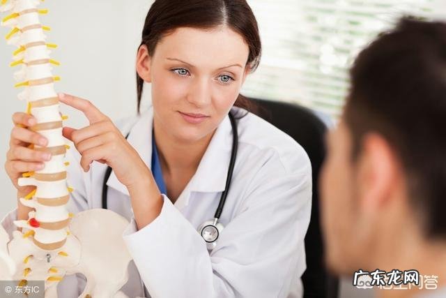 背部有拉紧疼痛感是什么原因？