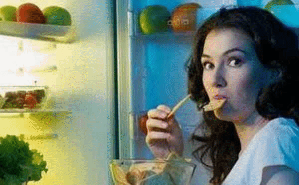 晚饭后喜欢吃零食,时间久了对身体好不好呢