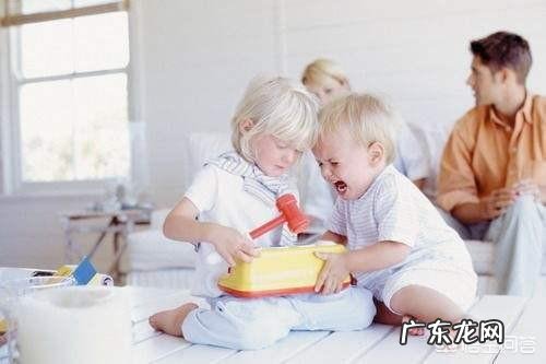 家长应该如何教育3岁前的孩子呢