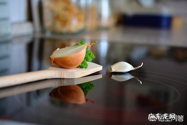 木耳能和洋葱一起吃怎么样? 木耳可以和洋葱一起炒着吃吗
