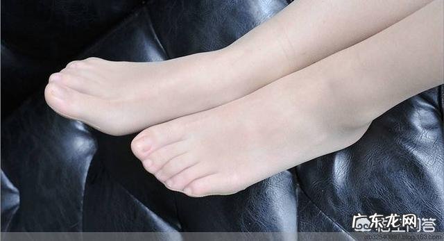 高中女生穿丝袜合不合适?