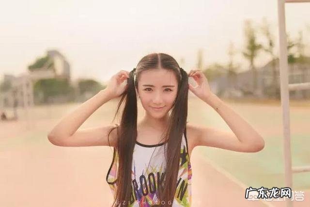 高中女生穿丝袜合不合适?