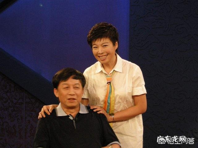 从国学大师到被轰下台,55岁无人问津的于丹,到底做错了什么?