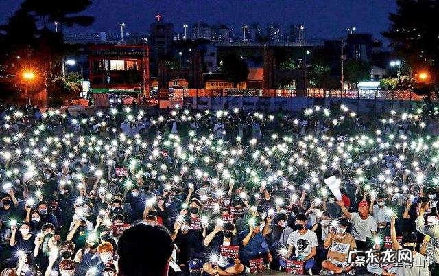 在儿子家料理家务,有时儿媳妇一天都不跟我说句话。我该怎么办?