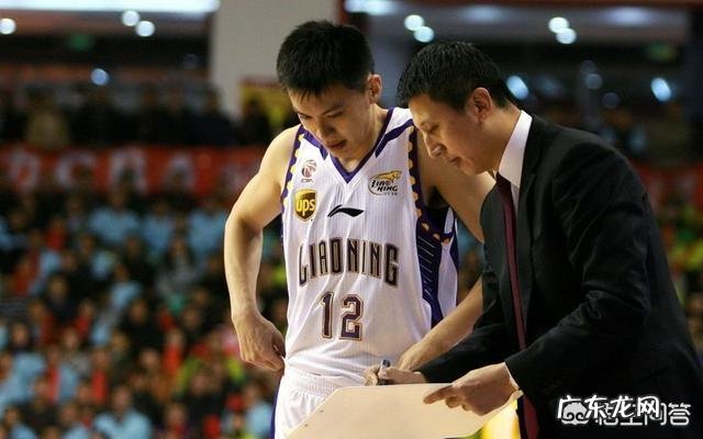 杨鸣为什么不做教练?当副总经理还解说比赛很闲吗?
