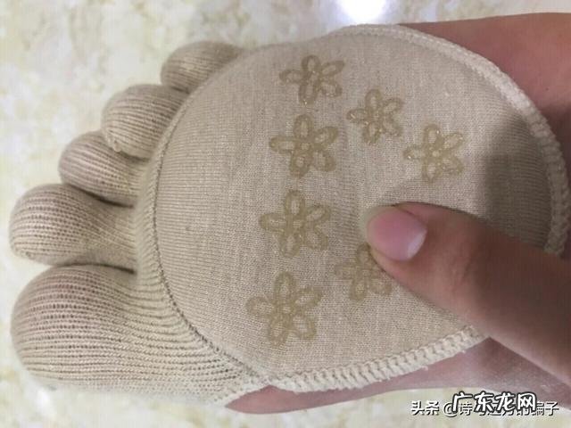 秋冬长筒袜应该如何搭配?