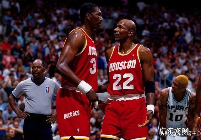 NBA里最强的后卫+中锋组合有哪些