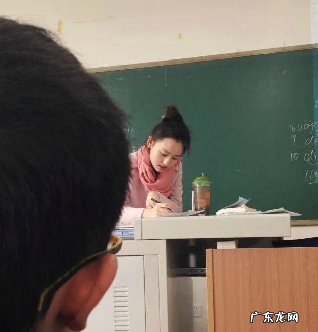 组图 让男生出勤率爆表的川师美女老师，连女生都想多看几眼