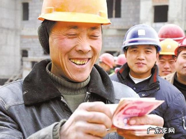 一些年轻人为什么活得越来越拮据?