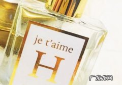 女士喷香水的正确方法