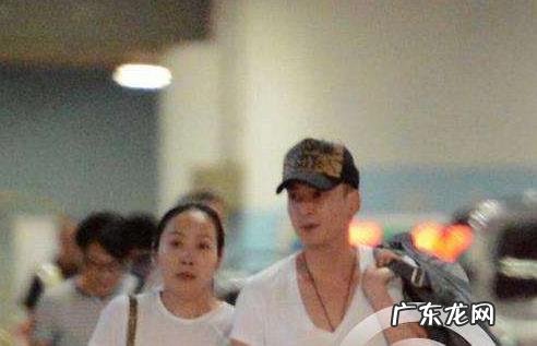 韩栋老婆资料,韩栋与妻子结婚照