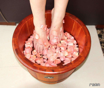 女孩子泡脚真的对减肥有用吗？