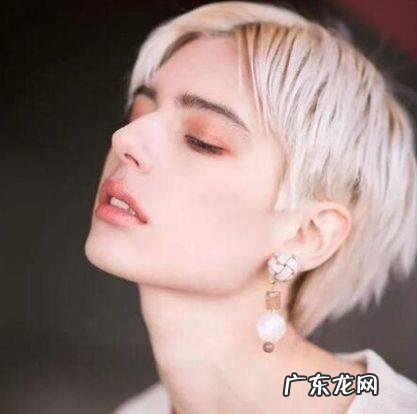 耳软骨隆鼻和鼻中隔哪个好 鼻中隔耳软骨隆鼻有哪些优缺点