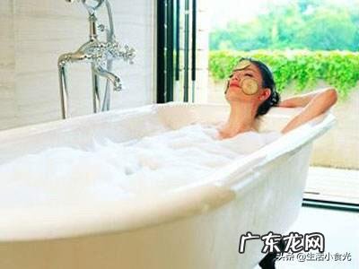 夏天你喜欢冲凉水澡还是洗热水澡,有哪些防暑降温的小窍门吗?