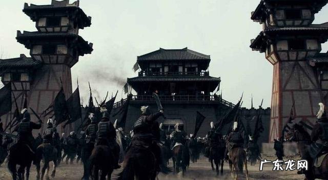 三国演义中纵横无敌的吕布,正史中是如何记载的? 三国演义正史吕布