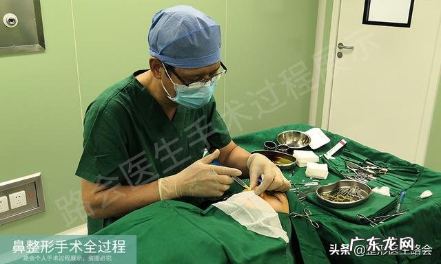 隆鼻后鼻背皮肤变薄怎么办 隆鼻鼻头变薄