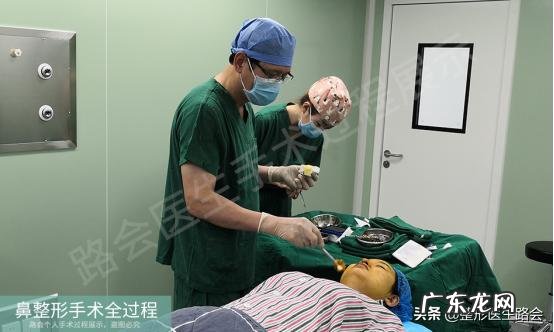 隆鼻后鼻背皮肤变薄怎么办 隆鼻鼻头变薄