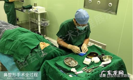 隆鼻后鼻背皮肤变薄怎么办 隆鼻鼻头变薄