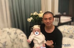 樊少皇晒出妻子女儿照片，感慨妻子战胜抑郁症，一家人和谐美满