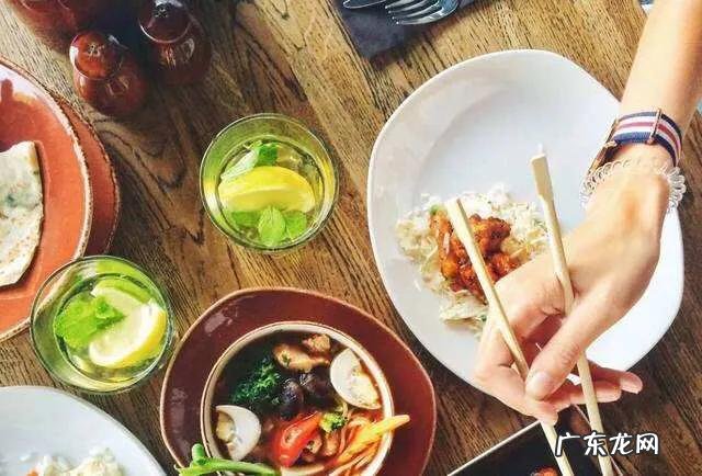 胃粘膜损伤的人，最好少吃什么？