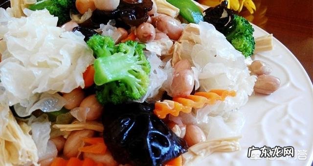 你觉得作为一个女孩子不会做饭有问题吗