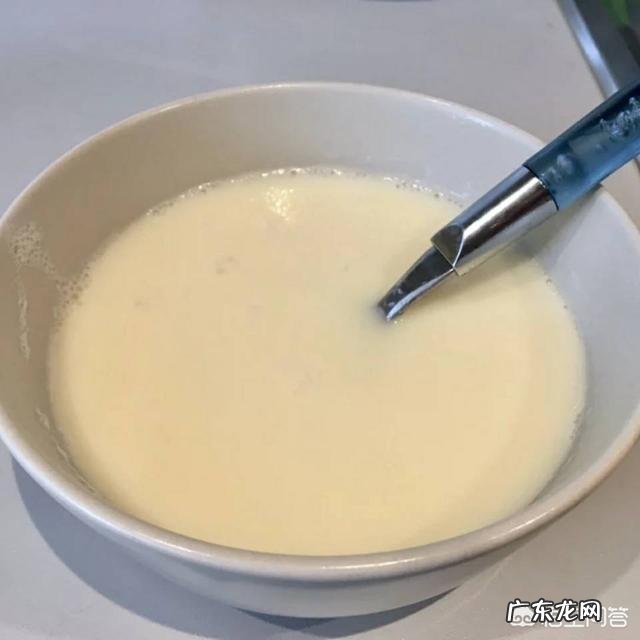 39岁的女人皮肤暗黄发干且有斑点，用什么护肤比较好？