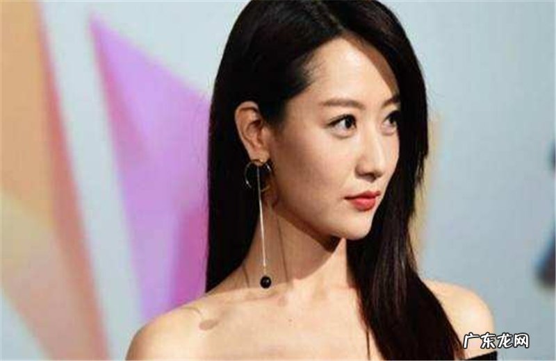 演员白冰回归舞台，如今和女儿一起生活，女儿颜值出众不输母亲