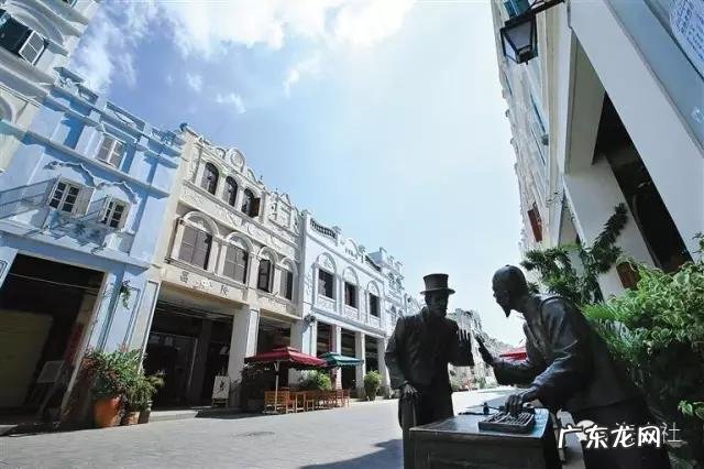 同样是老街,为什么海口骑楼老街不如冯小刚电影公社受欢迎?