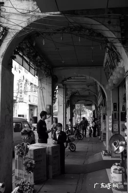 同样是老街,为什么海口骑楼老街不如冯小刚电影公社受欢迎?