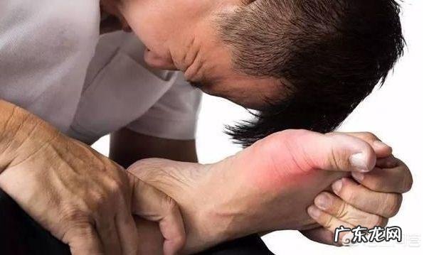 痛风多是“吃”出来的,医生说:3种食物是祸根,具体指什么