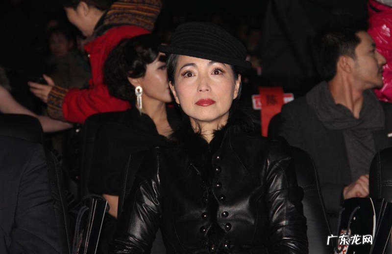 苑琼丹塑造过很多经典荧幕形象,曾在《唐伯虎点秋香》中演石榴姐