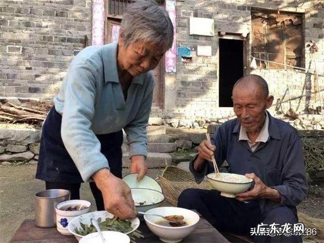 父母七十多岁了,不喜欢在儿女家住,怎么回事