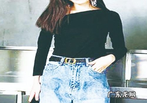 宽松休闲牛仔裤配什么上衣好看 什么鞋子配宽松牛仔裤好看