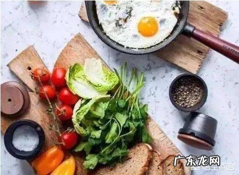 想要减掉大肚子,做仰卧起坐或者卷腹效果好吗?