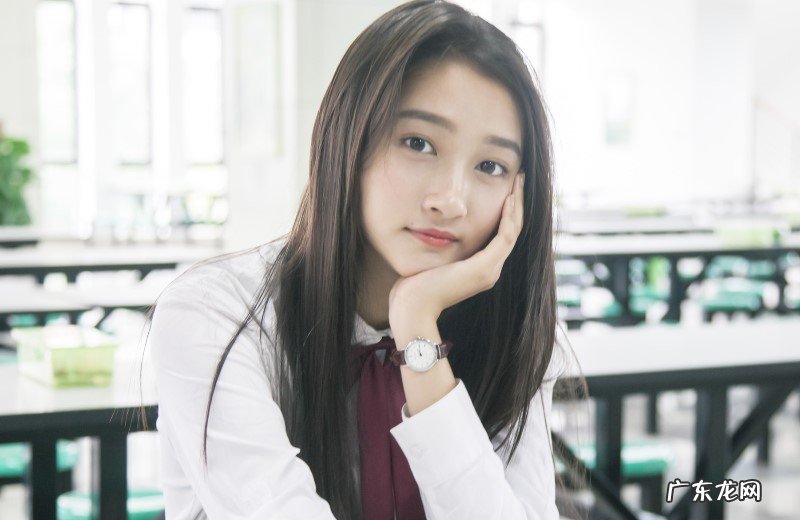 关晓彤拒绝再与华晨宇搭档综艺了，拒绝的原因，也是让大家笑出声