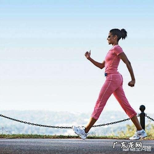 快走锻炼时做吸腹运动有助于减小腹部脂肪吗？