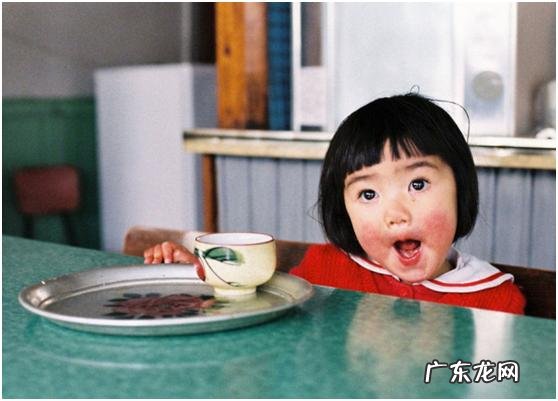 皮肤比较干用什么化妆品?长痘痘,敏感?