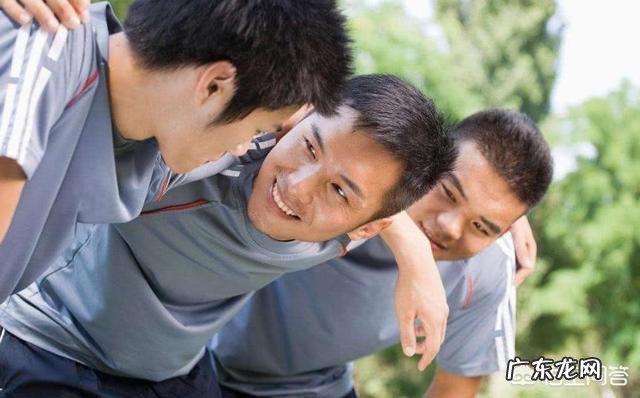 男人40岁了,该怎样保持年轻的容颜? 男人40岁怎么保持年轻