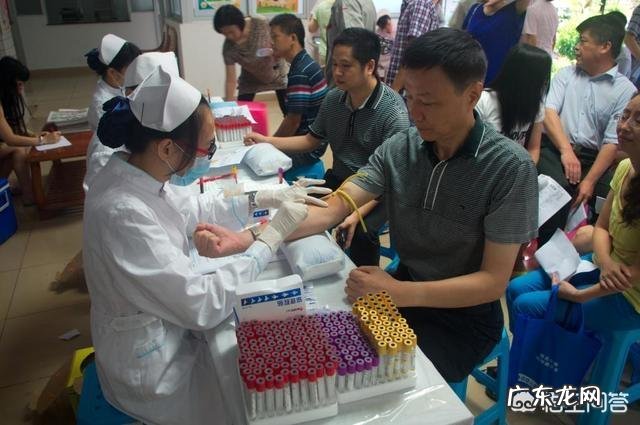 男人40岁了,该怎样保持年轻的容颜? 男人40岁怎么保持年轻