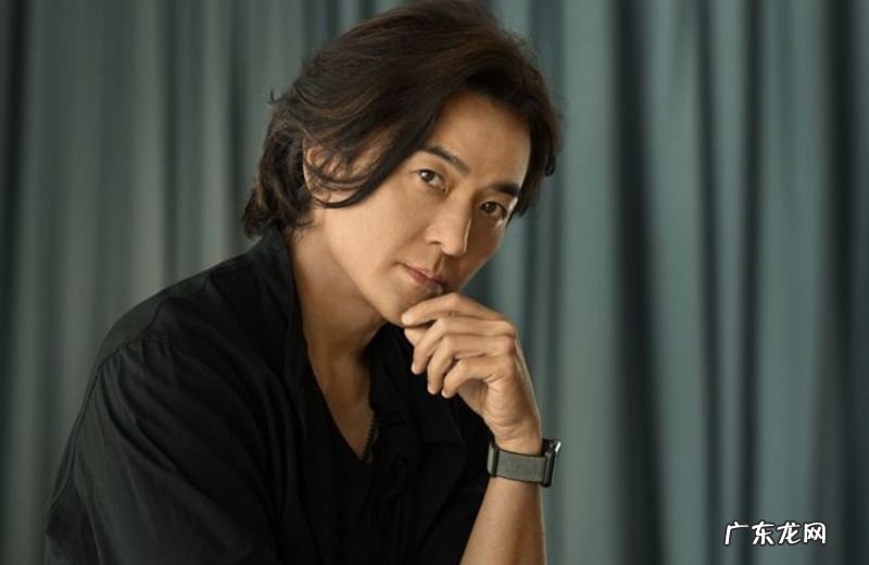 郑伊健结婚多年,妻子46岁好似少女,丁克成唯一遗憾