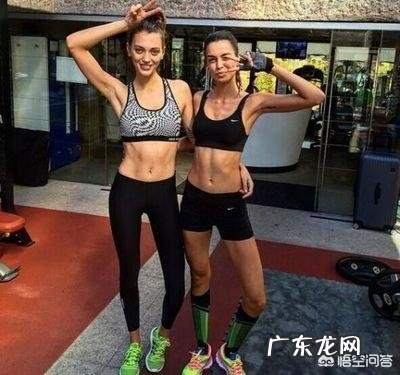 腹部赘肉相当顽固，慢跑和卷腹的效果怎么样？该怎样瘦肚子呢？ 怎样快速减小肚子的赘肉练出腹肌