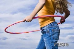 每天坚持摇呼啦圈能瘦肚子吗？