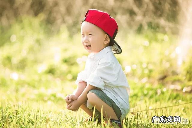 孩子两岁4个月，体重一年多都不增，是什么原因